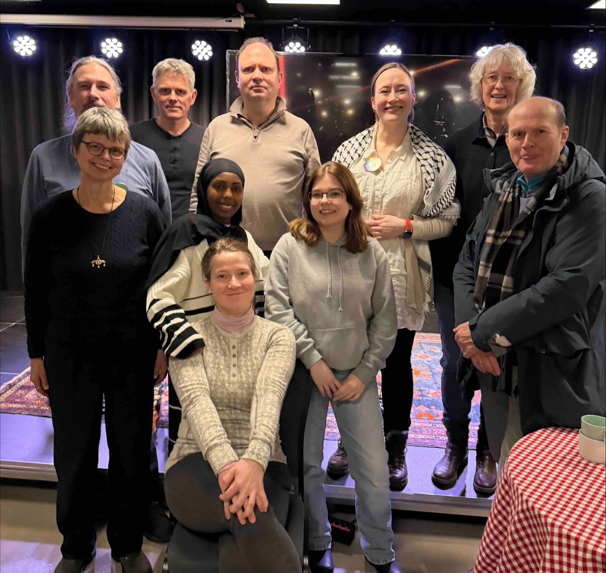 Fra venstre bak: Johannes Brodwall (leder); Audun Beckstrøm (nestleder), Kjell-Arild Rein, Ingvill Aalborg og Grete Ødegaard I midten fra venstre: Einy Langmoen, Aliya Abdullhai, Victoria Knudsen og Karsten Gjefle Foran: Sofie Kollstad